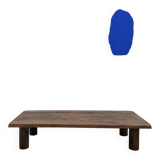 Modernist coffee table in solid elm, cylindrical pine base, 1970s.