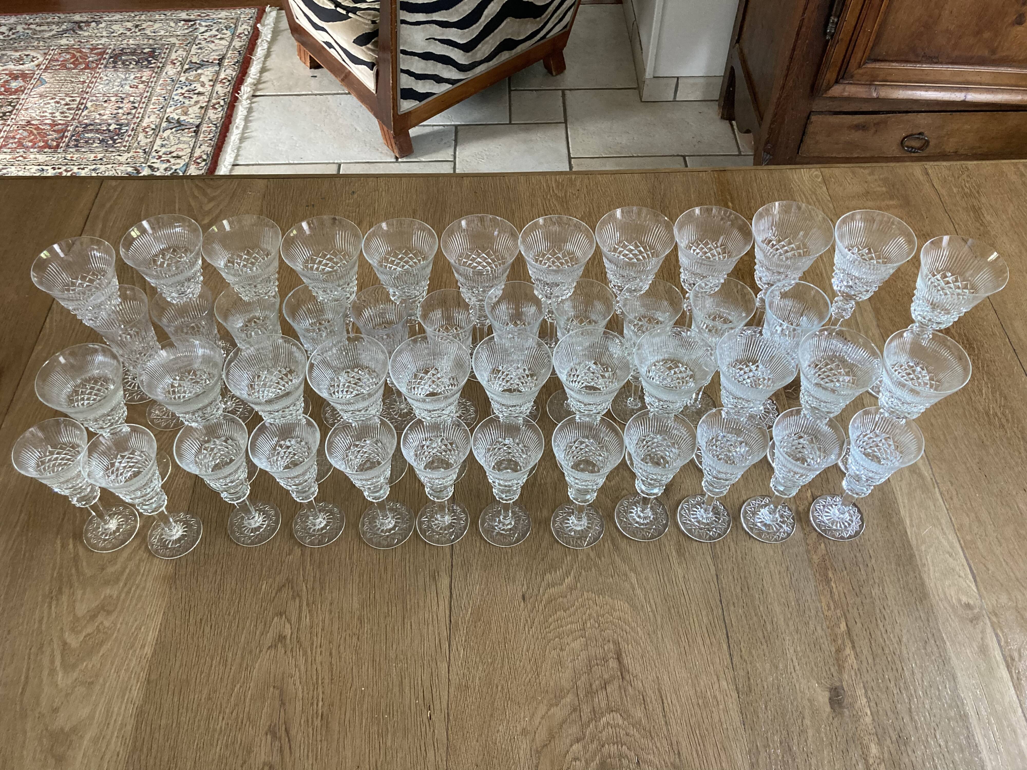 Service of 46 crystalline glasses