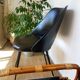 Chaise tonneau en skaï