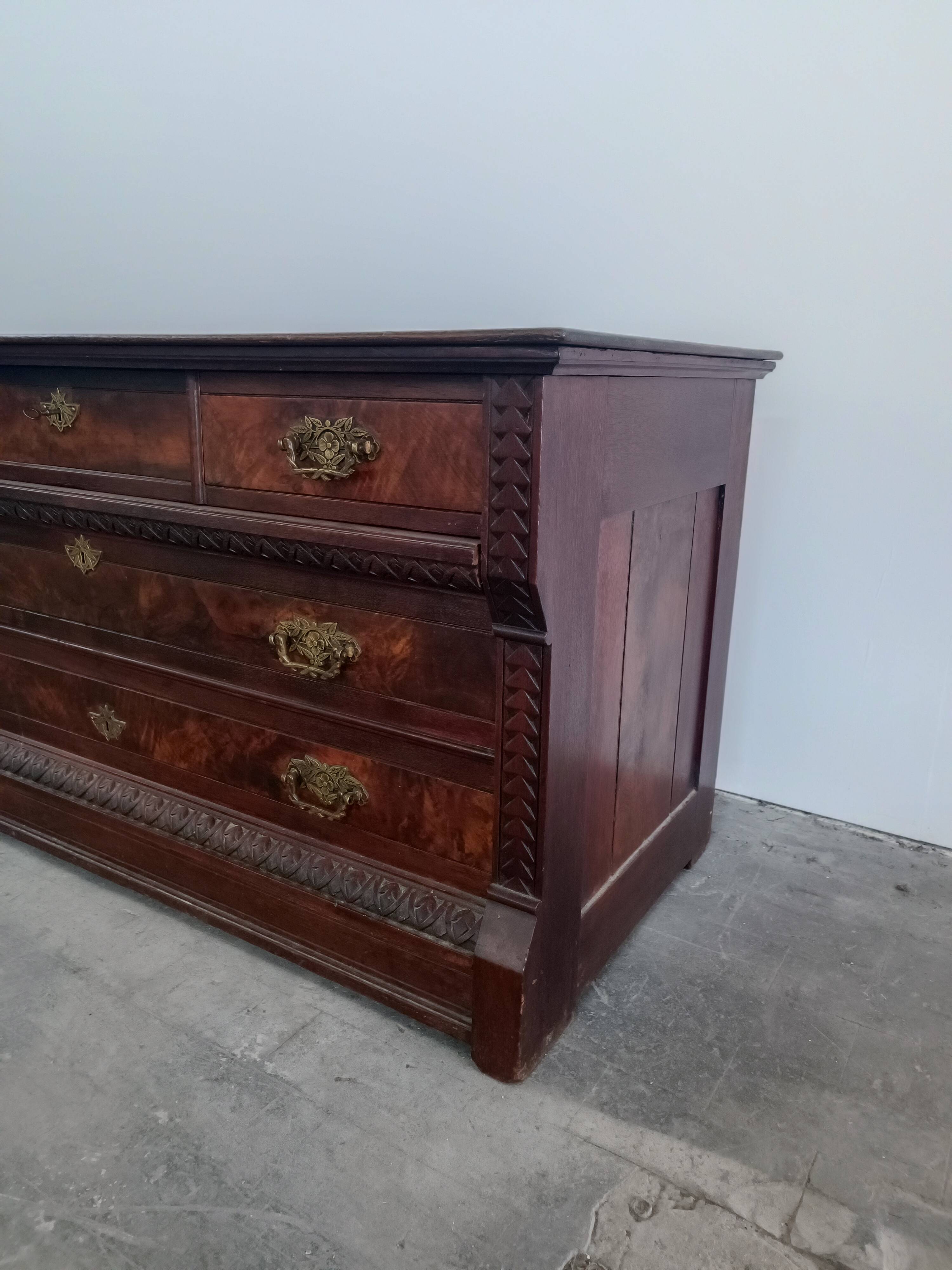 Commode ancienne
