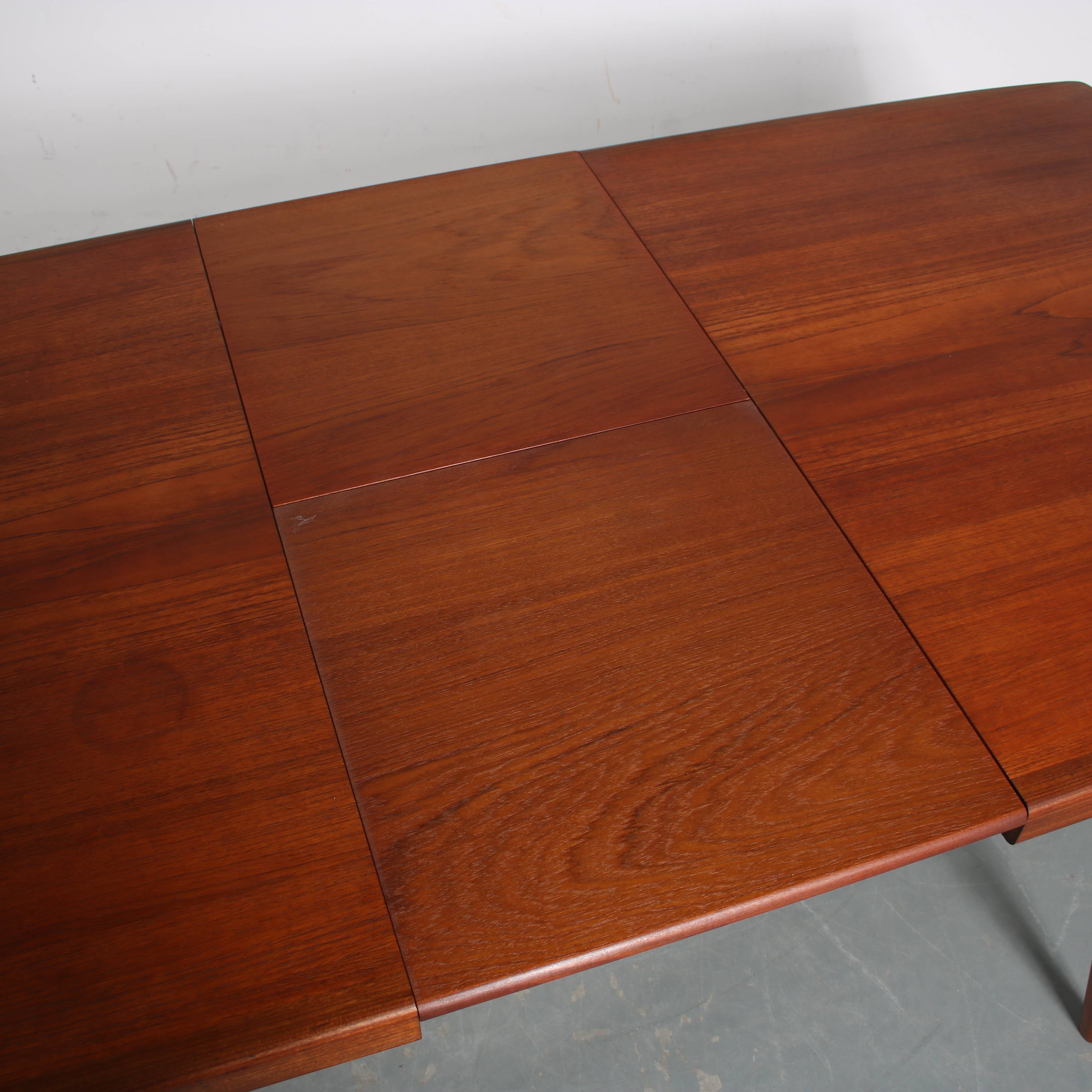 Extendible dining table by Louis van Teeffelen for Wébé, Netherlands 1950s