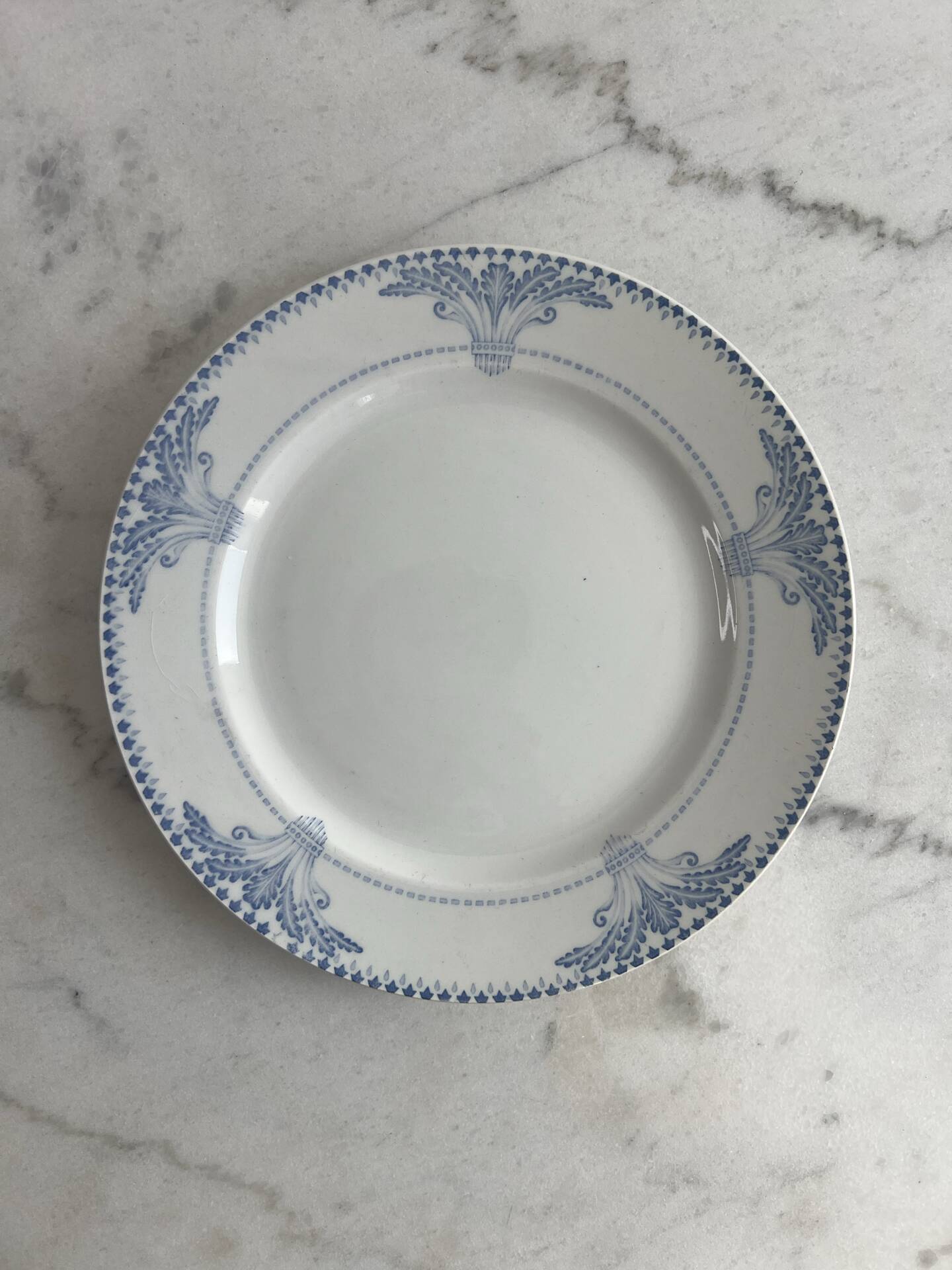 Windsor Creil and Montereau flat plate 24.5cm