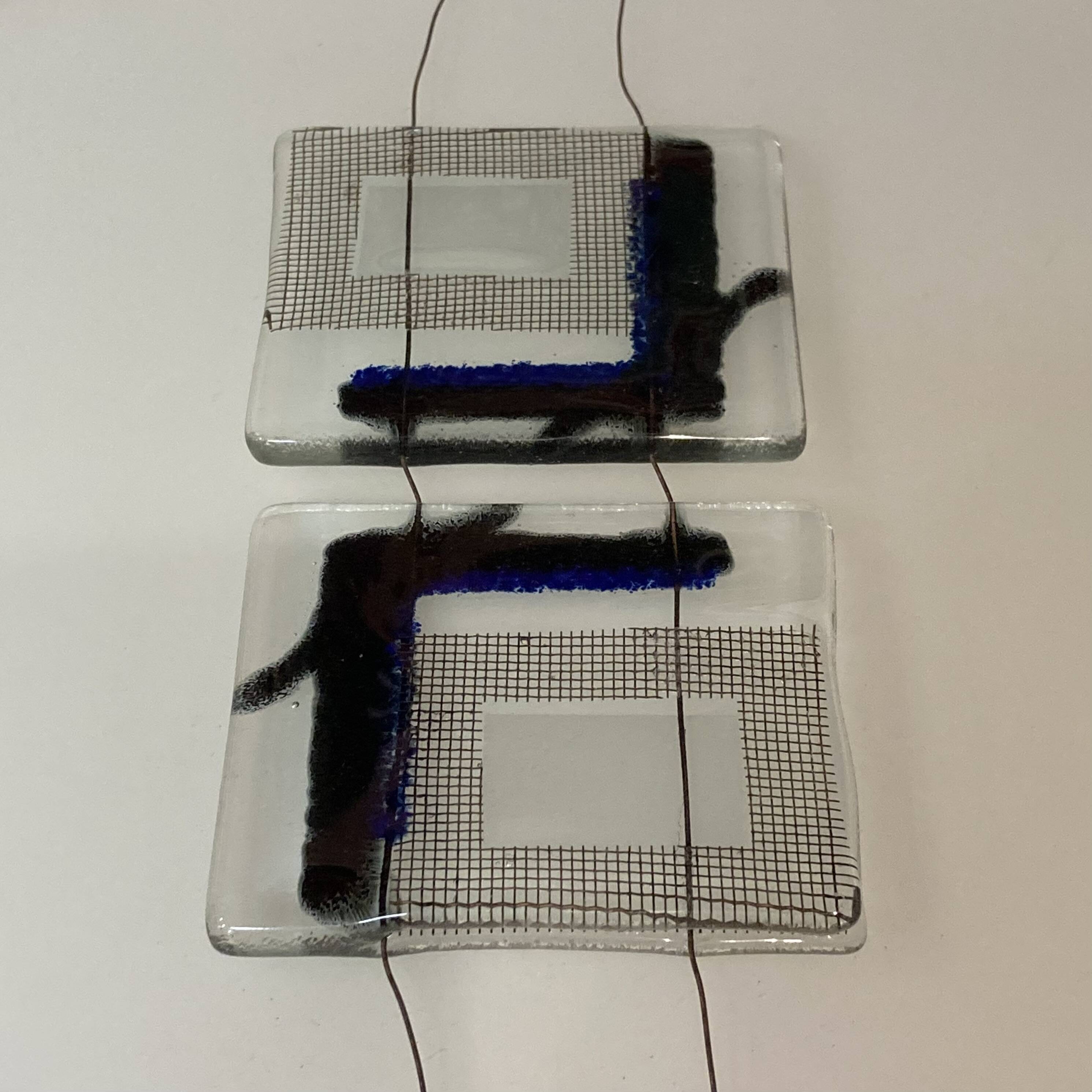 LARGE GLASS PASTE DESIGN WALL LIGHT.