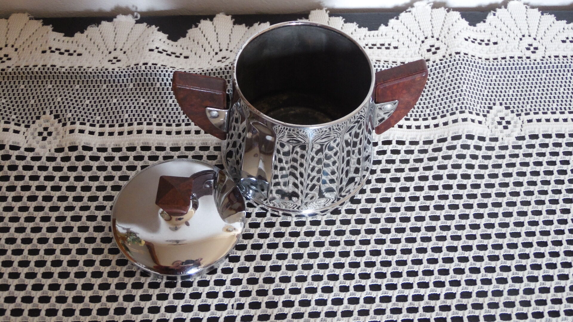 Sugar with chrome copper ears