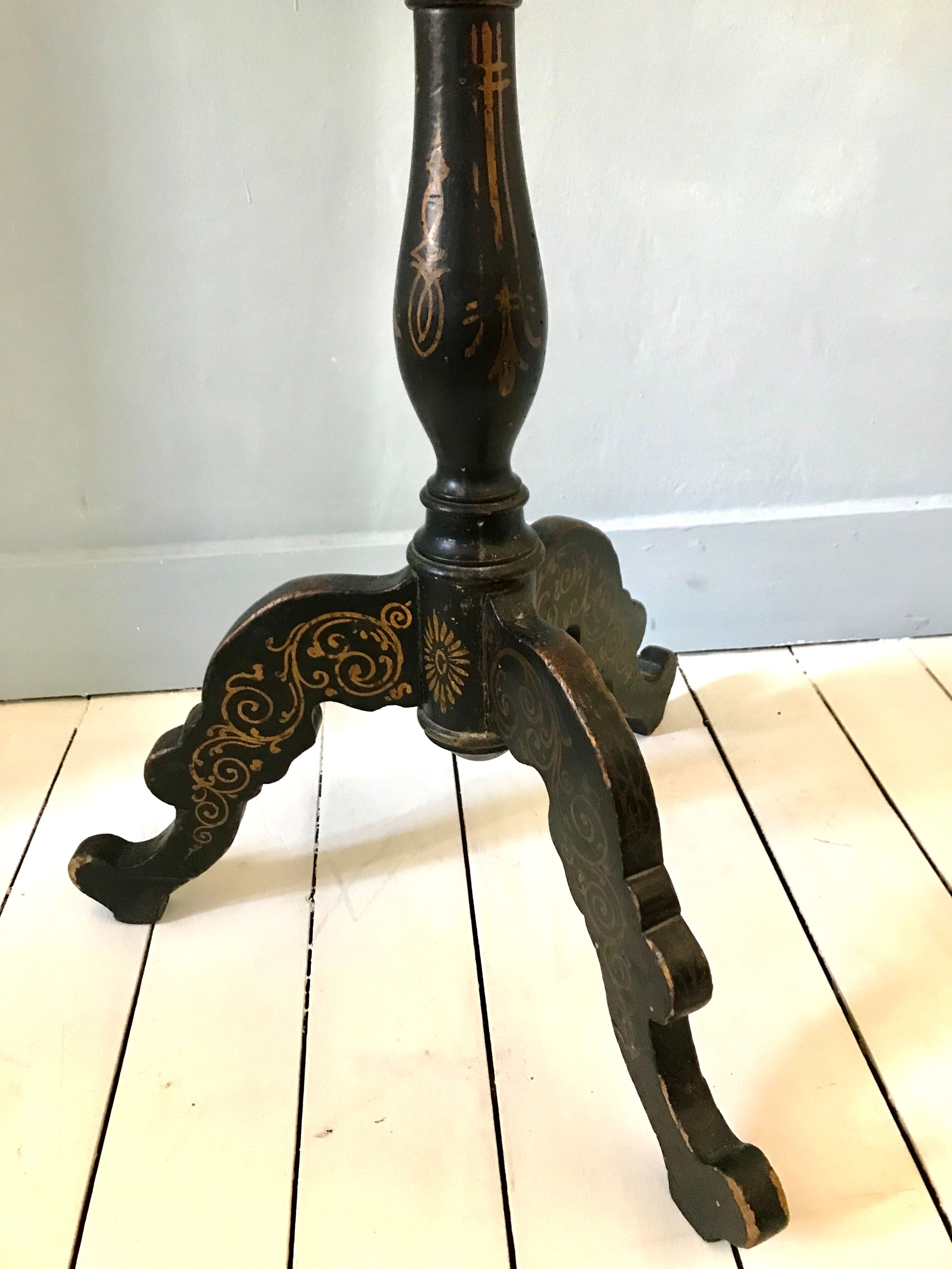 Napoleon III pedestal table