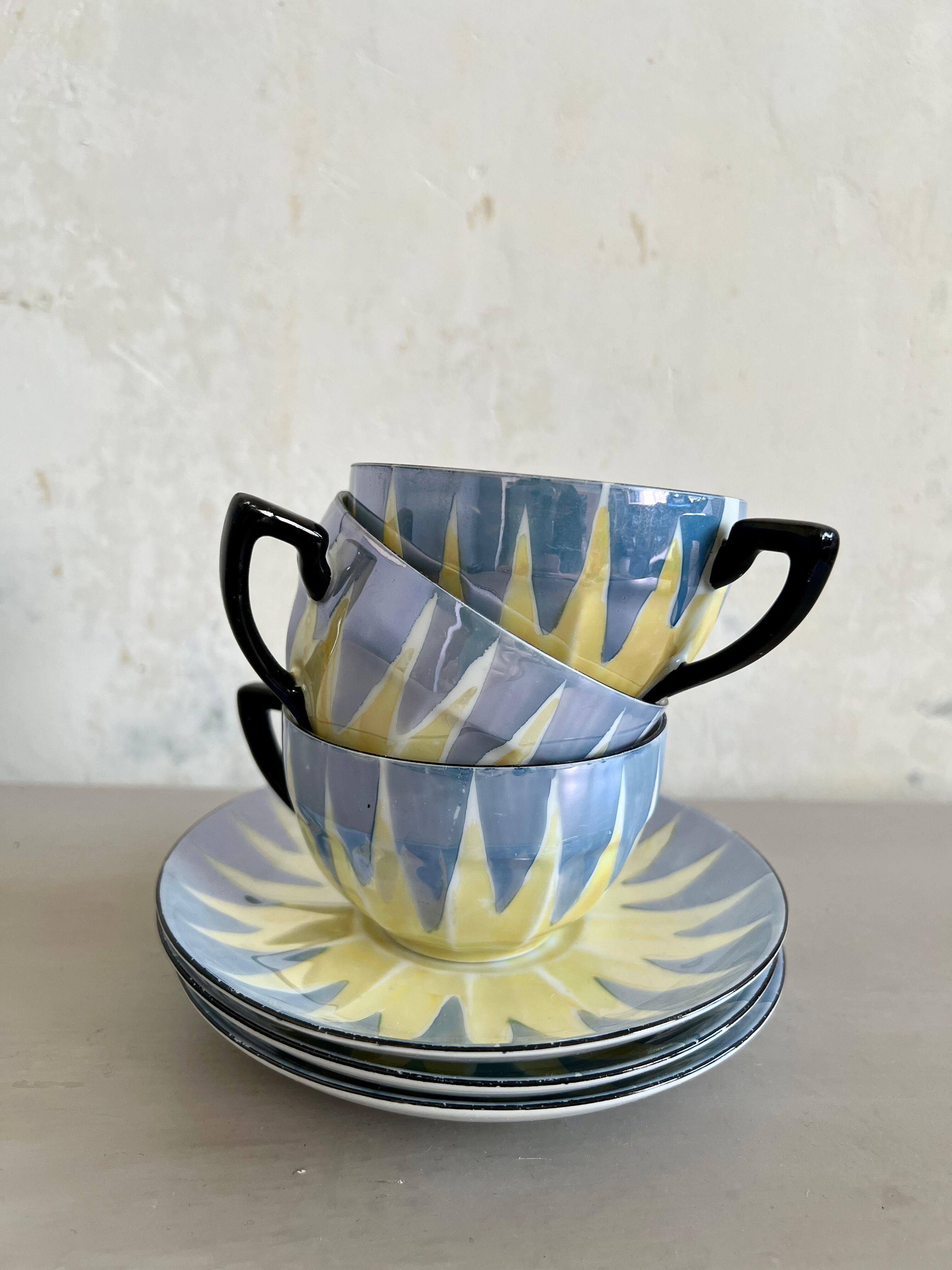 Art Deco coffee set in fine pearlescent porcelain 20s