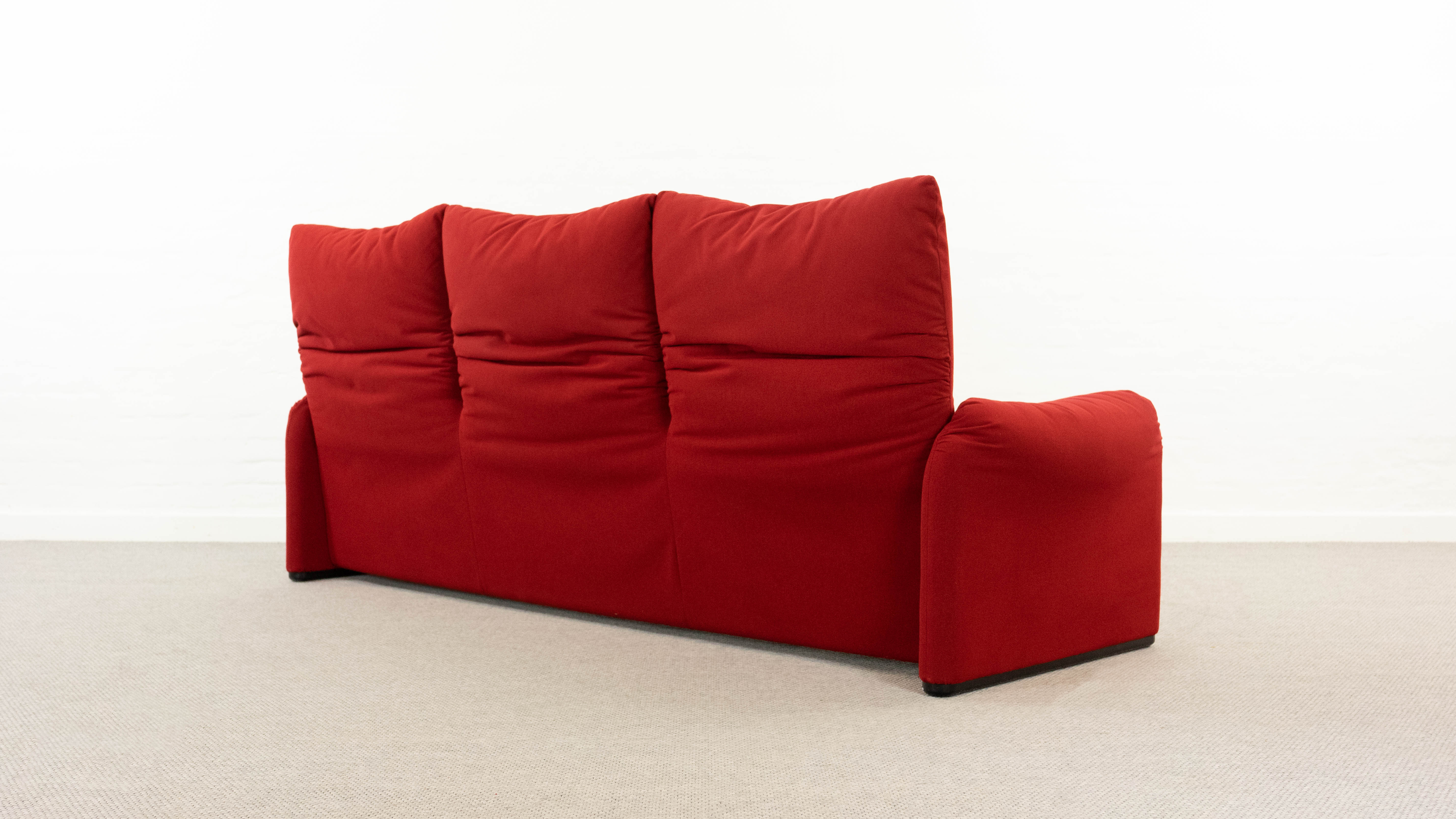 Maralunga 3-seater Sofa red by Vico Magistretti for Cassina, Italy