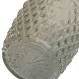 Ice cube or ice bucket