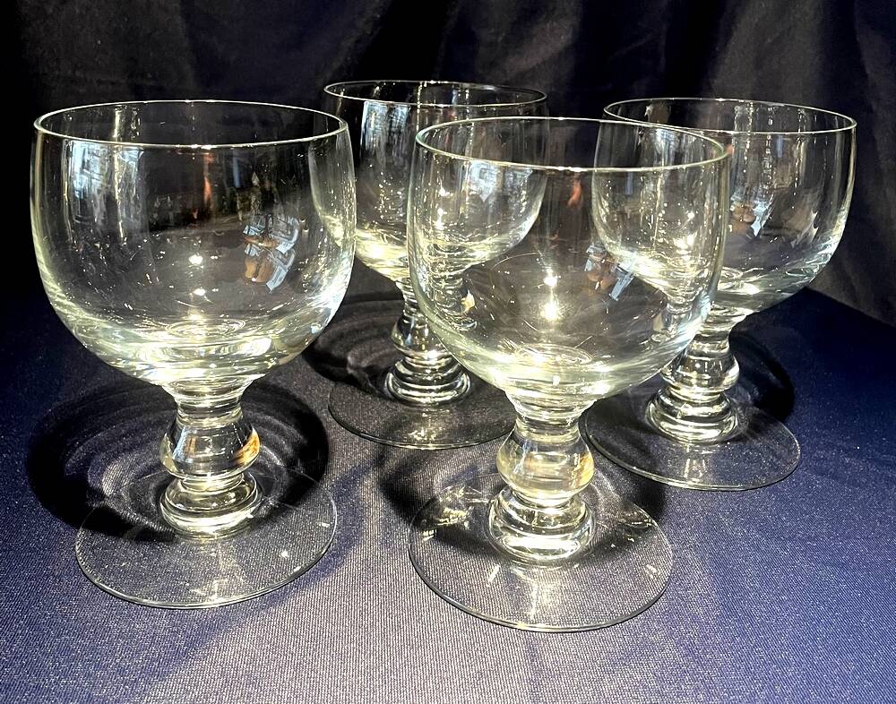 Set of 4 crystal stemmed red wine glasses