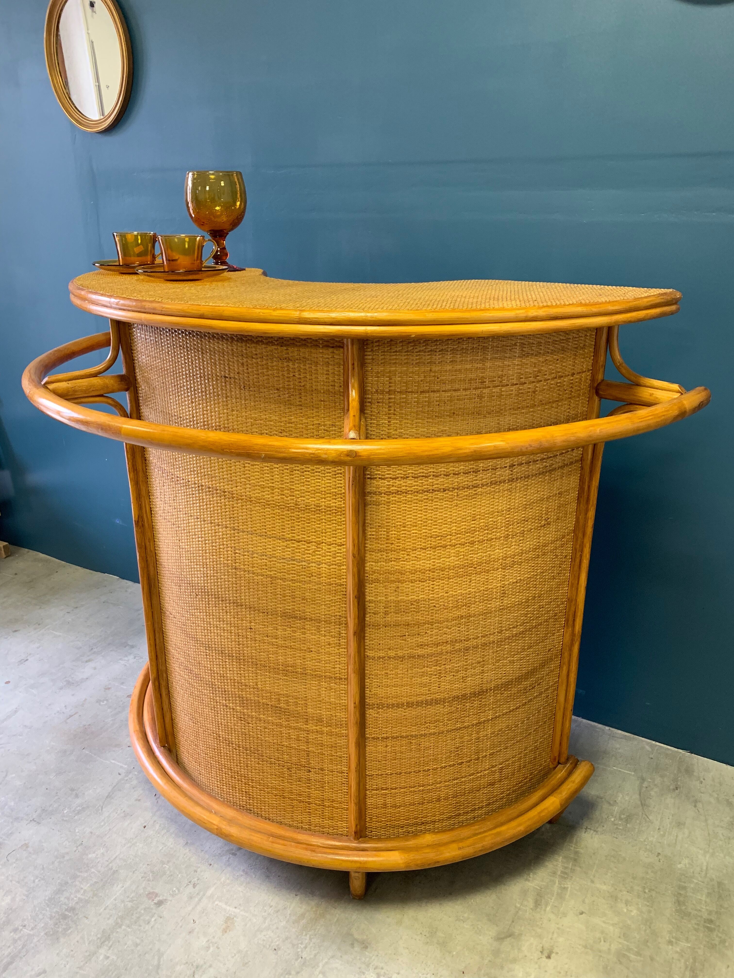 Vintage rattan bar