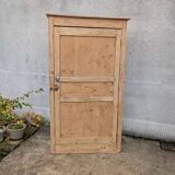 Armoire, bonnetière en bois naturel