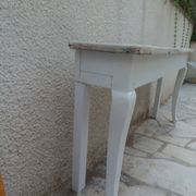 Console with a cotton grey patinated base, top in bleached walnut.
