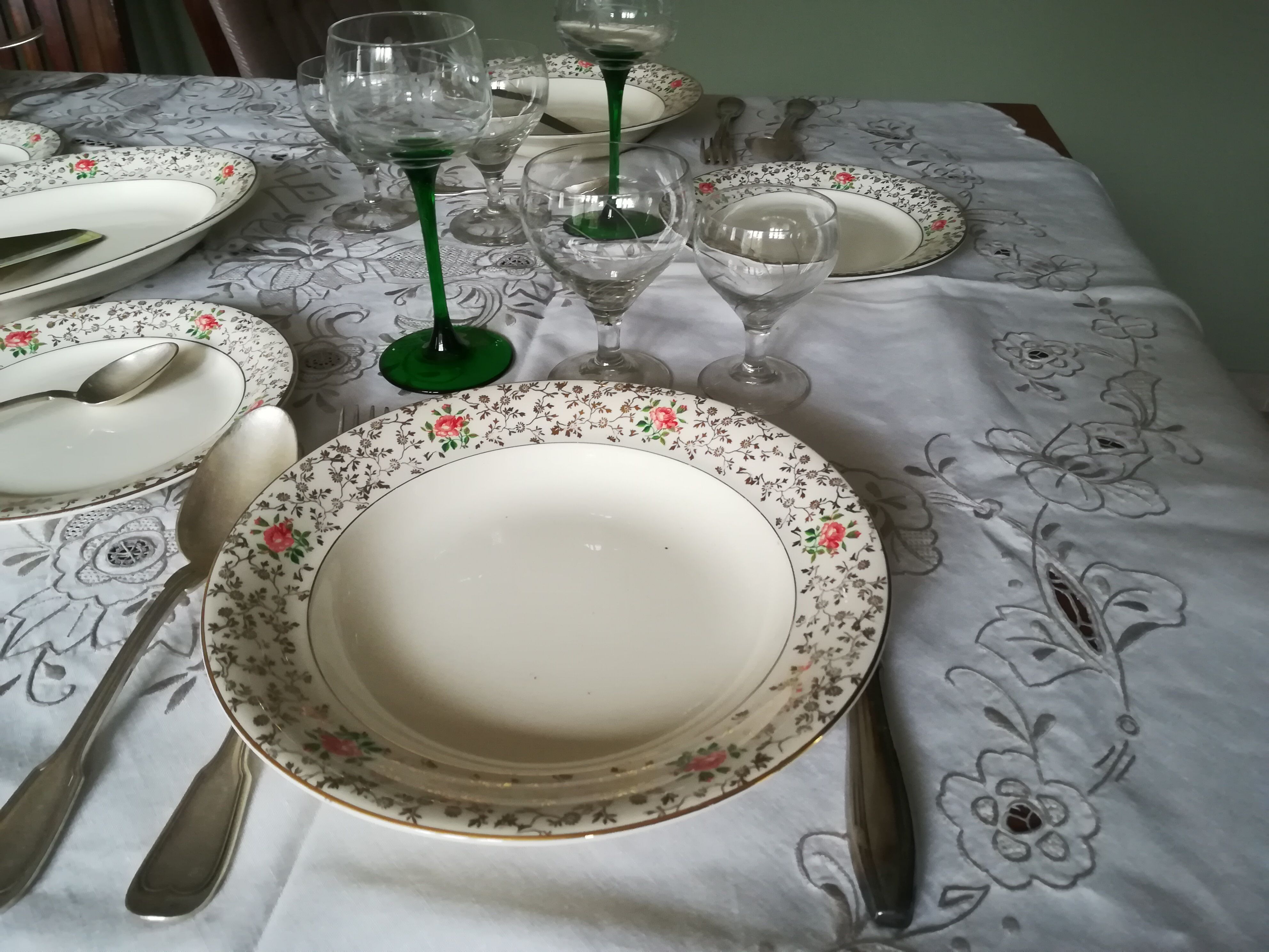 4 engraved Alsace wine glasses green feet