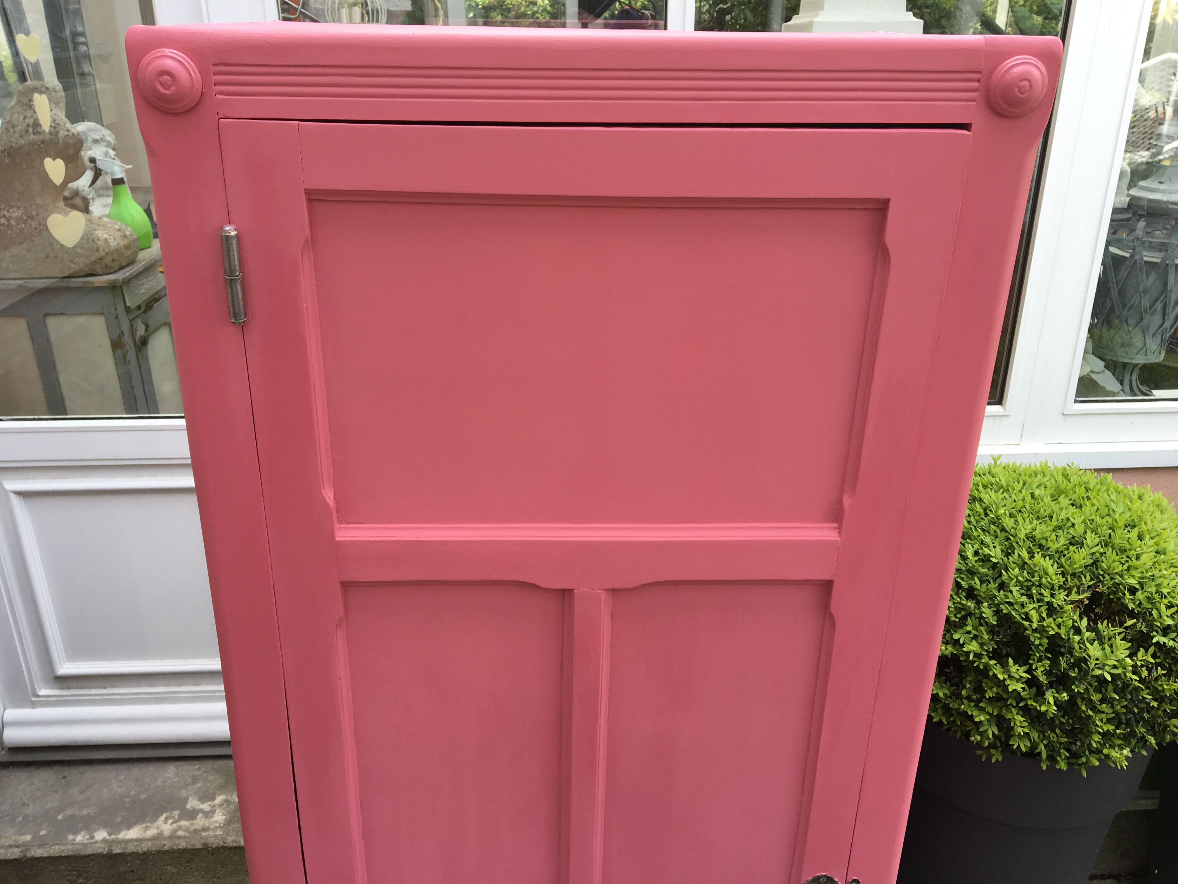 Parisian wardrobe bonnetière