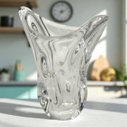 Vase en cristal de Sèvres des années 1950 - Design de forme libre soufflé à la main