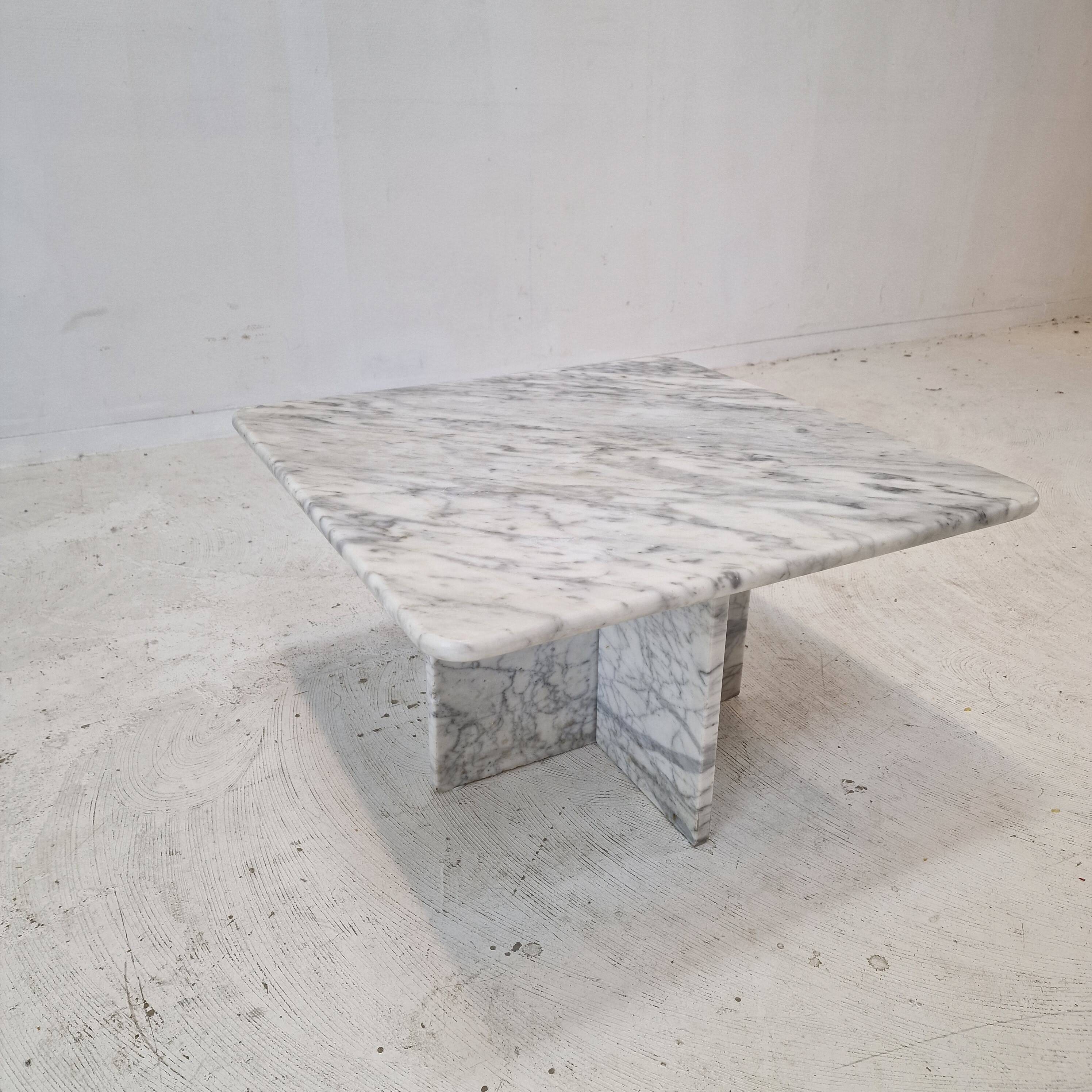 Italian carrara marble coffee table, 1980s