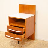 Table de nuit du milieu du siècle entièrement rénovée par Mojmír Požár, années 1960, Tchécoslovaquie