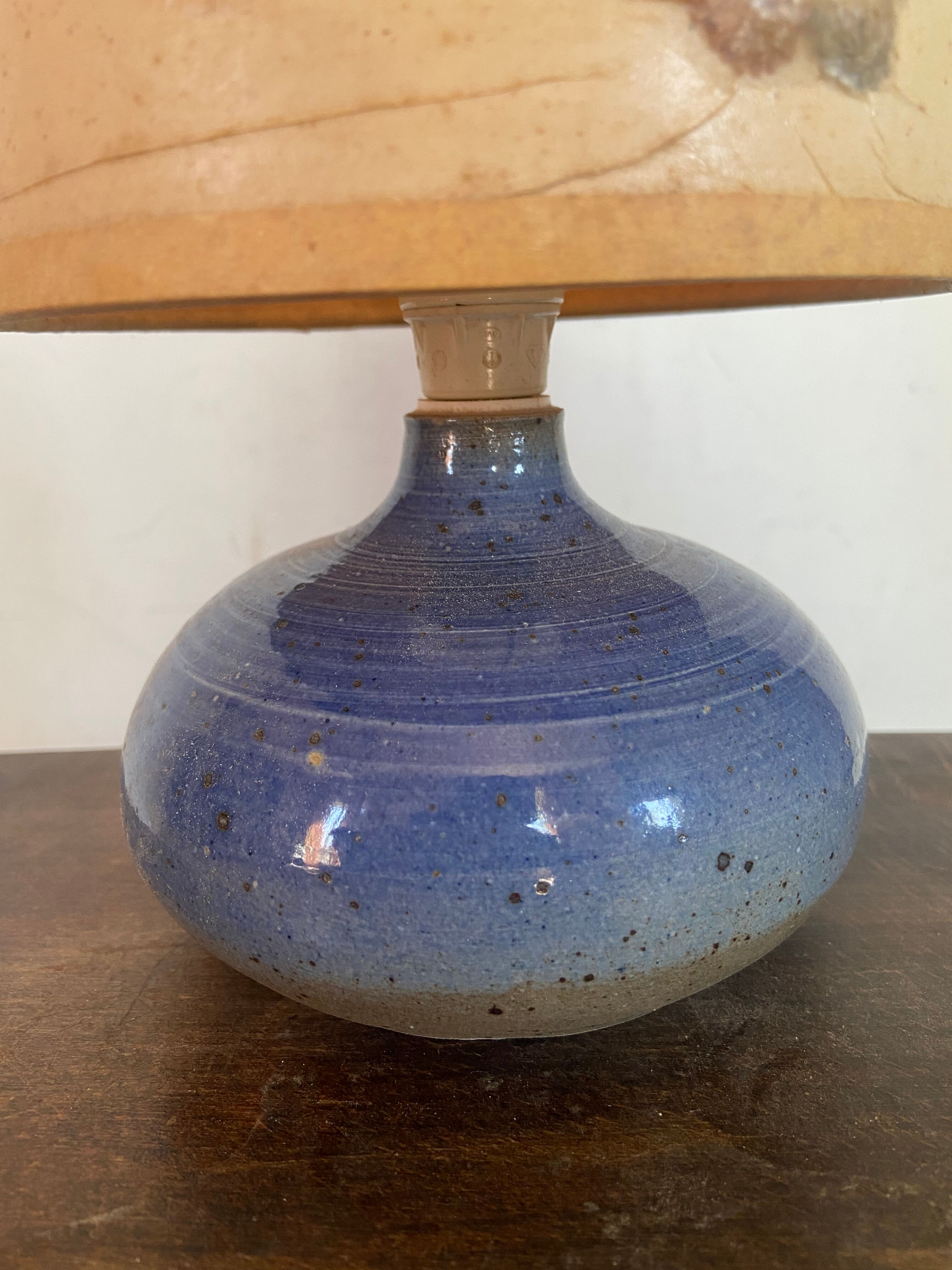 Table lamp in blue stoneware and vintage herbarium lampshade