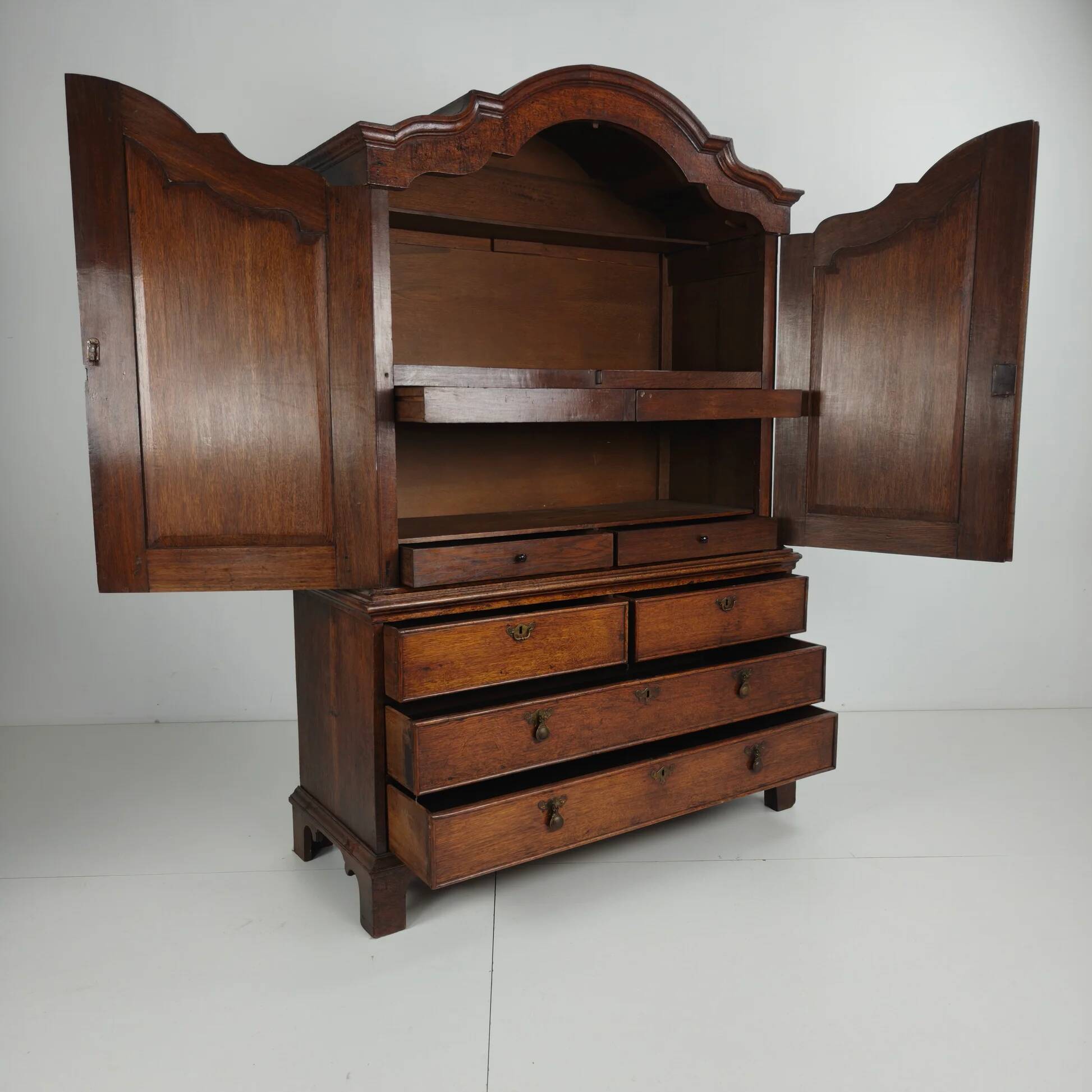 Rare Dutch 18th century oak cabinet – “Luierkabinet”