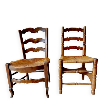 Set of 2 beautiful straw-seated chairs