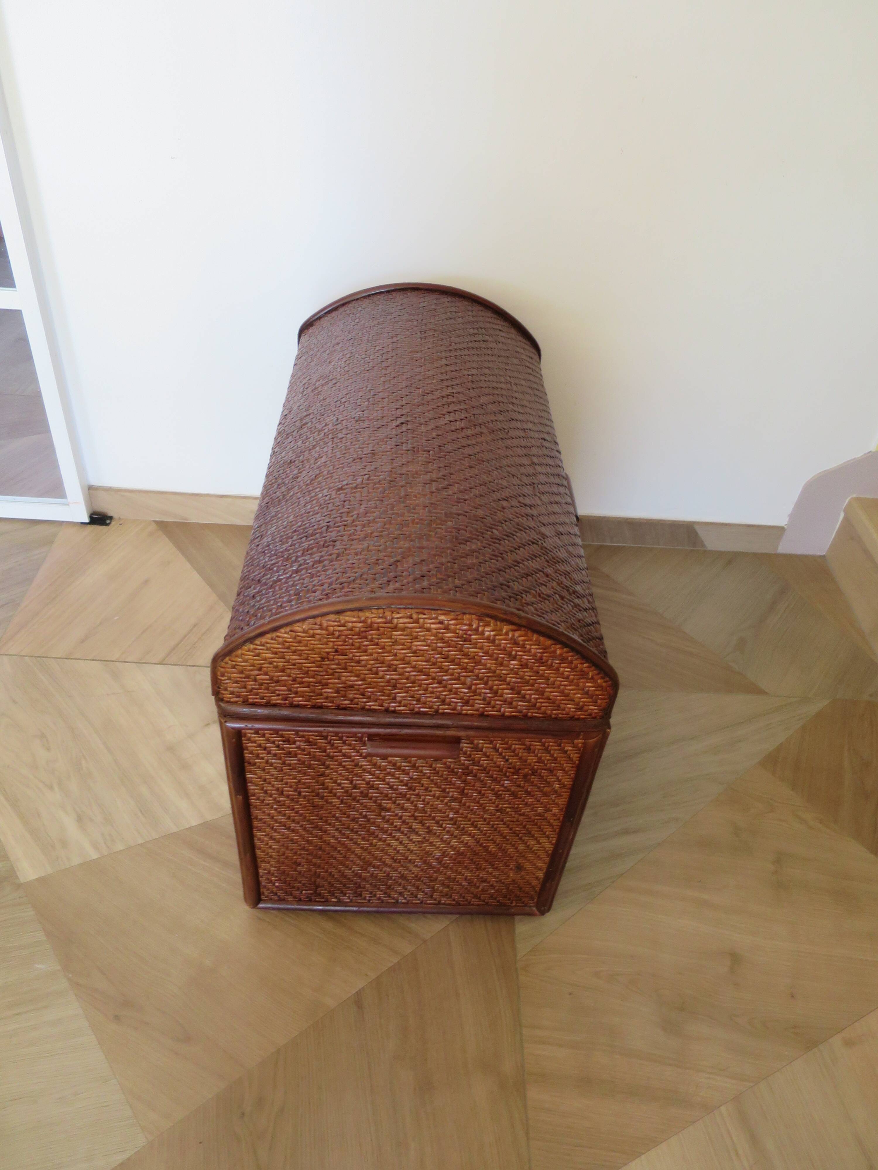 Vintage storage chest - curved - woven rattan - 1970s - mahogany colour
