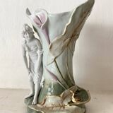 Vase art nouveau en barbotine