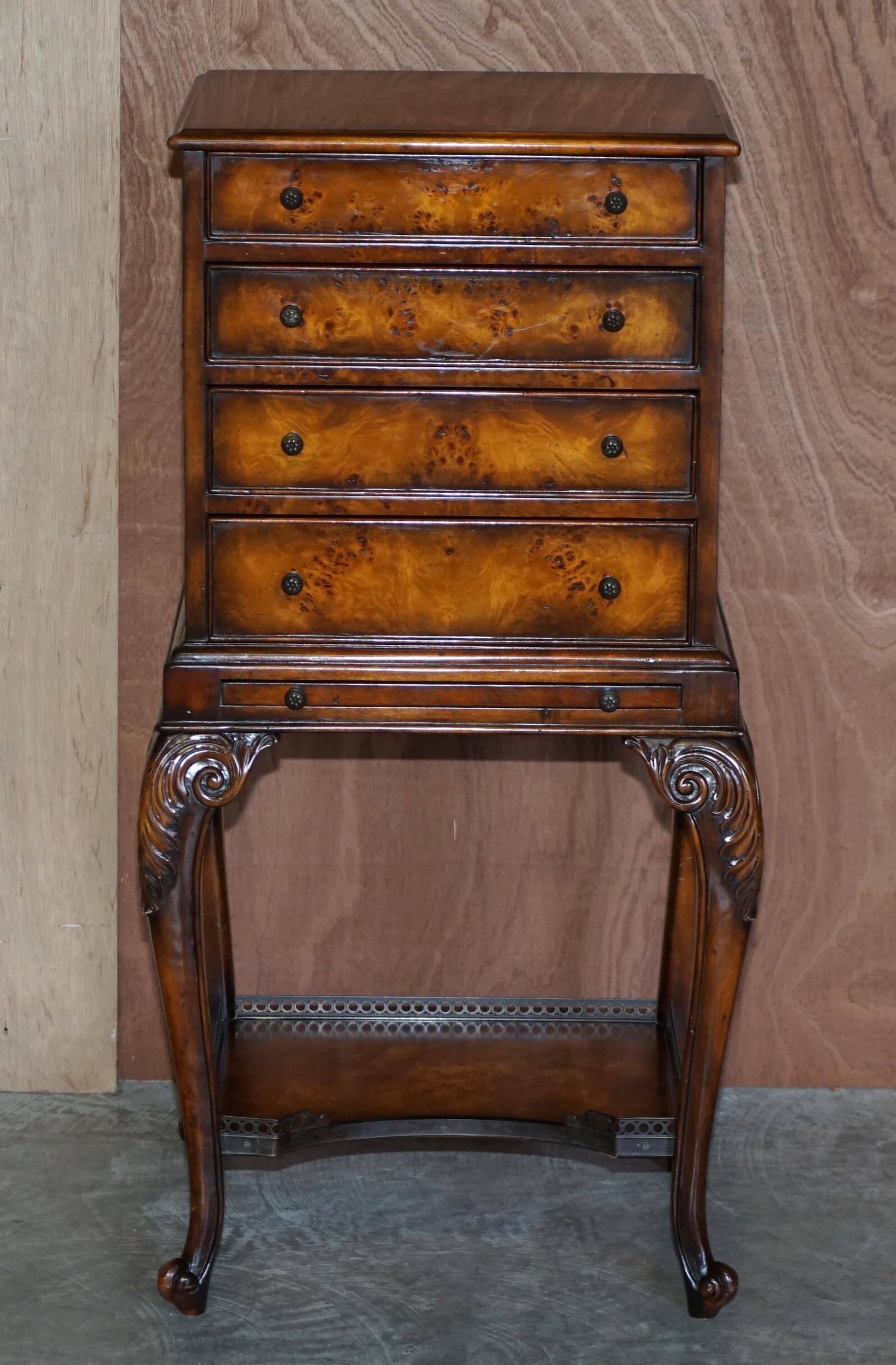 Commode Theodore Alexander style Campagne militaire en cuir