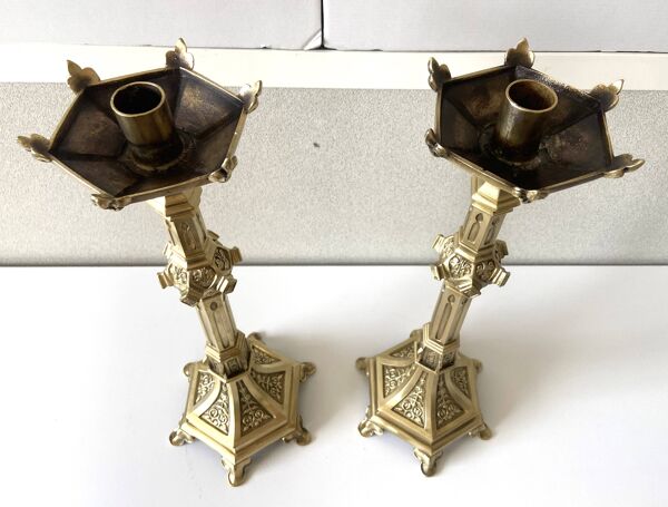 Paire d'Anciens Chandeliers Bougeoirs Porte-Bougies Néo-Gothique Bronze Or