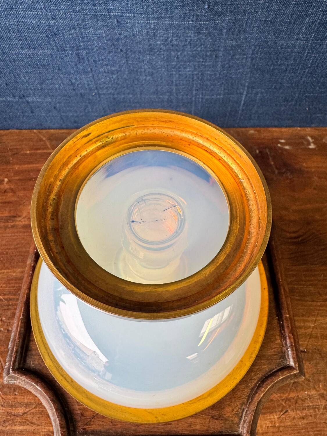 Coupe en opaline sur pied, époque Charles X
