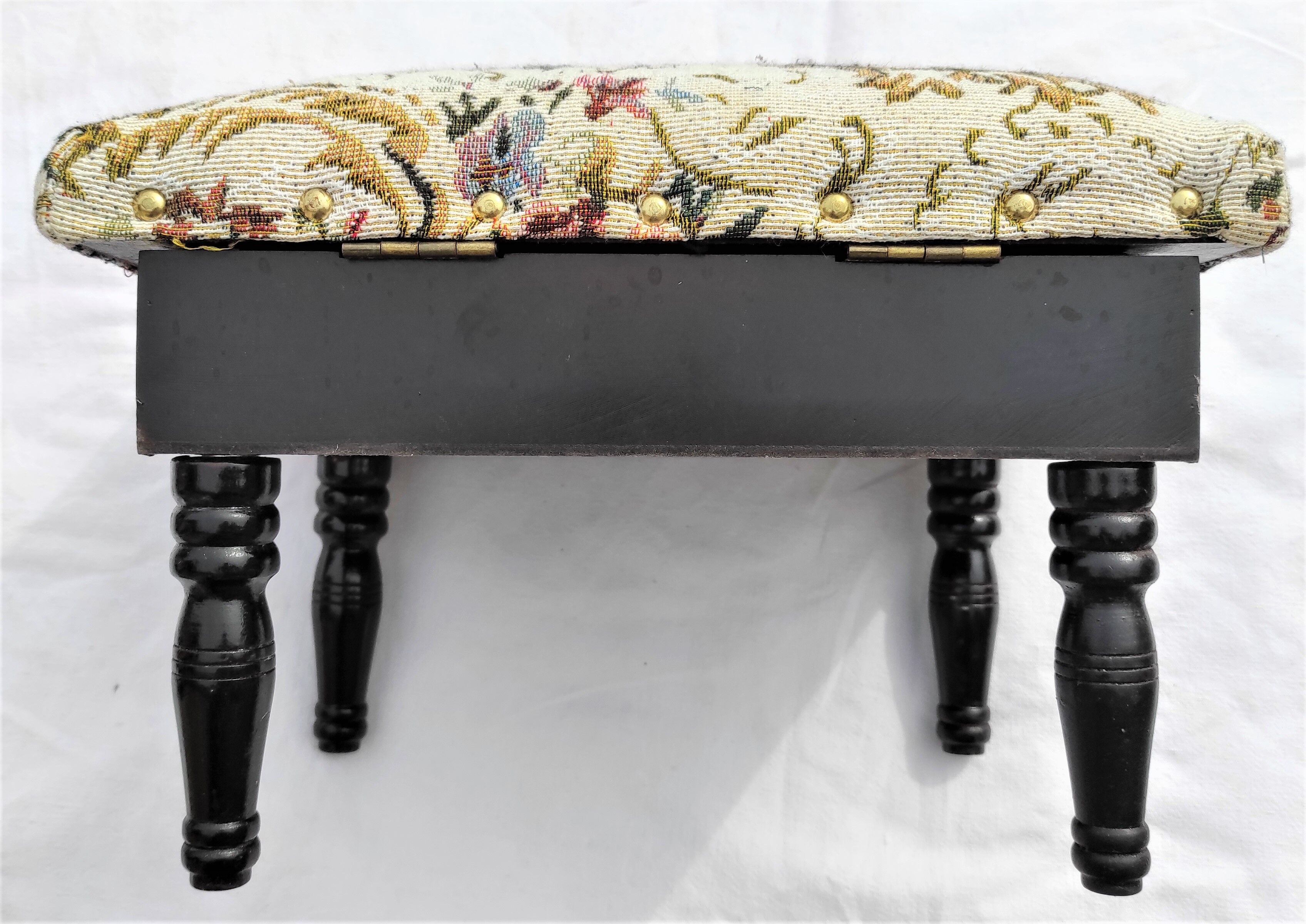 Wooden foot rest with its lid in vintage tapestry