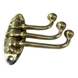 Coat hook with three-pronged folding hooks in brass