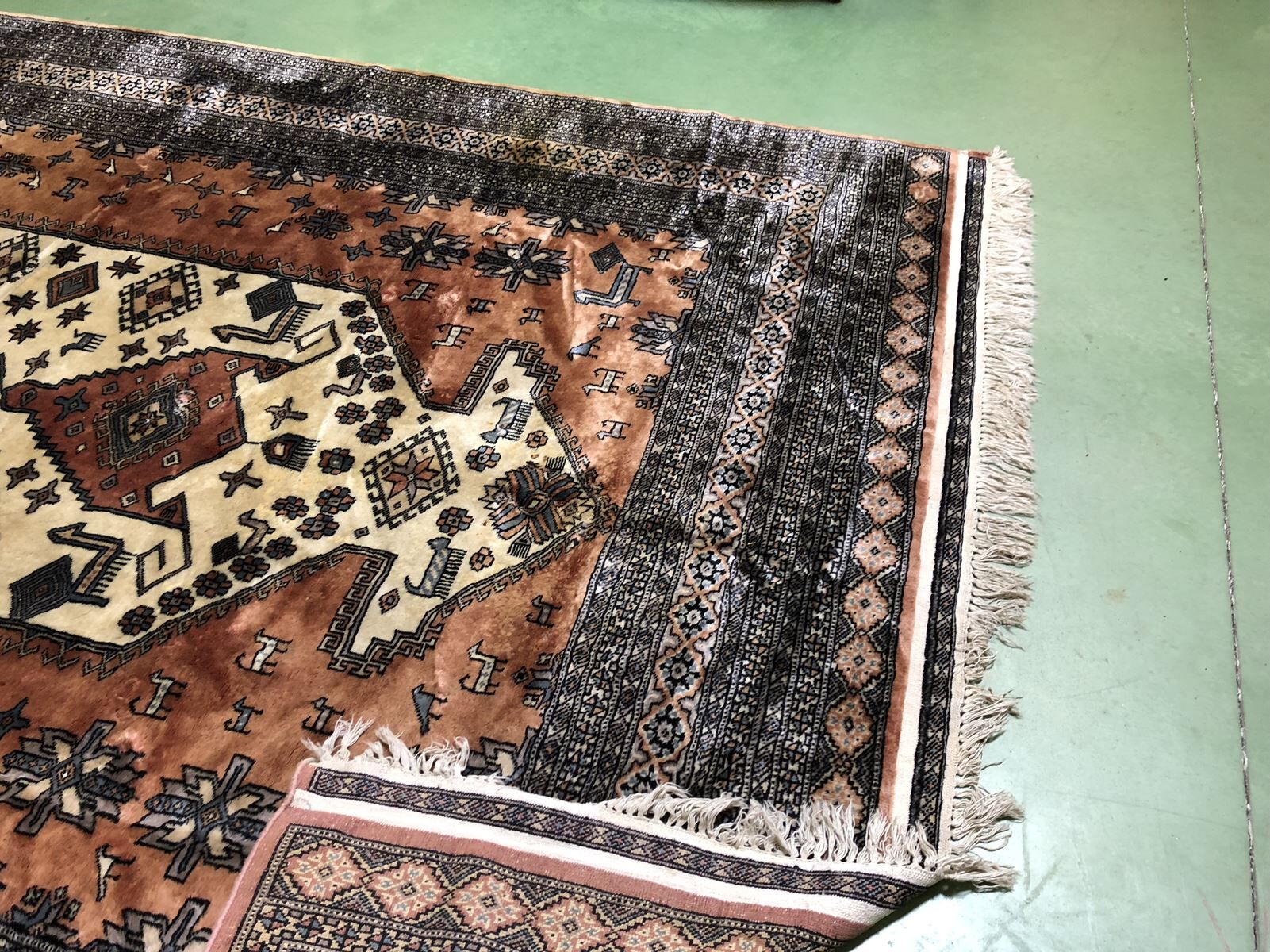 Large oriental rug in wool and silk hand made 310x227cm