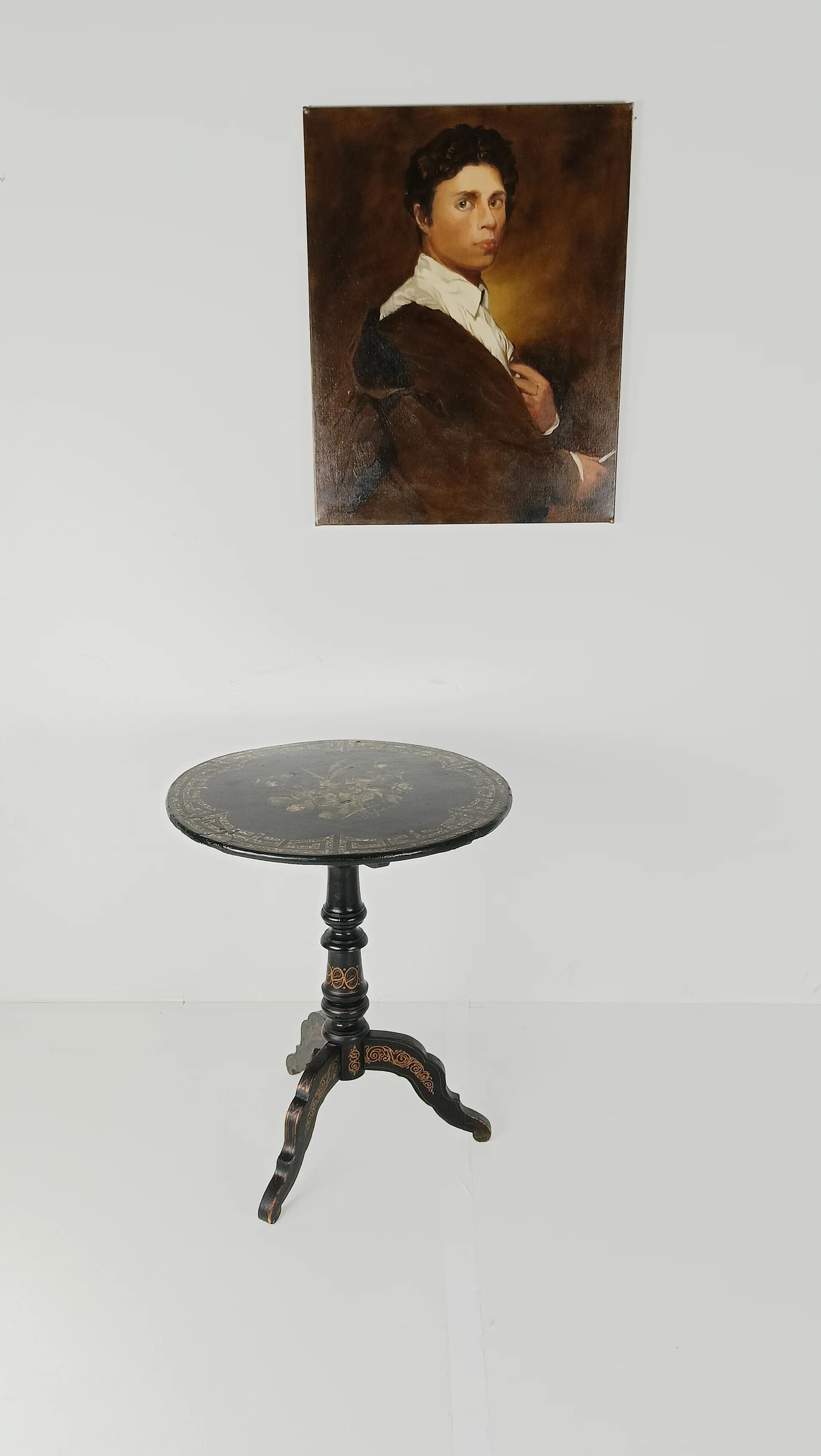 Astonishing Napoleon III tip-top table