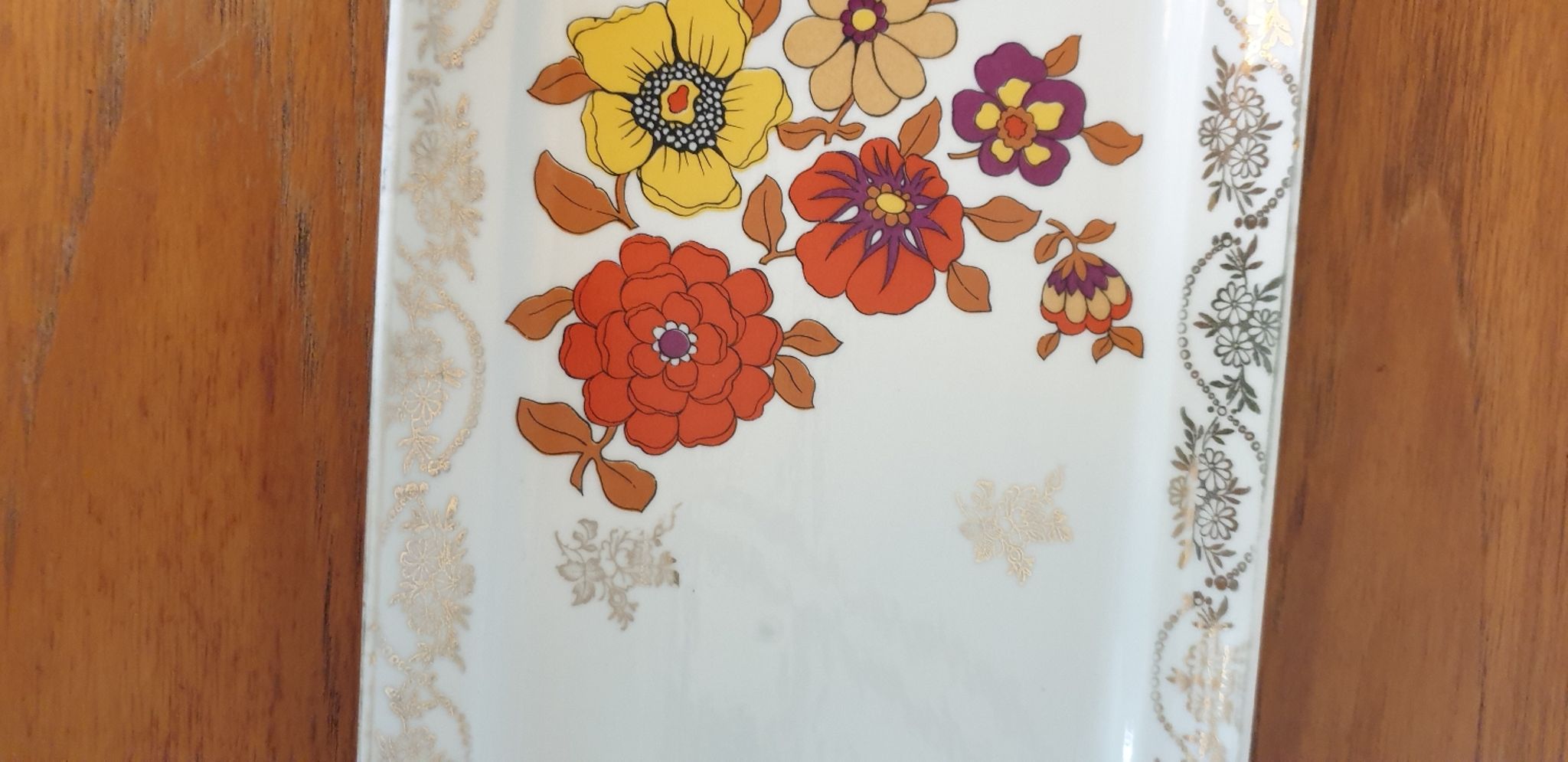 Cake dish