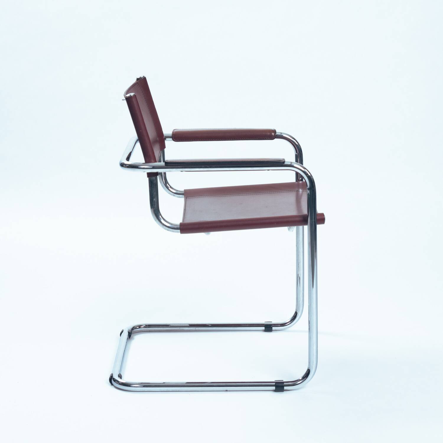 Chaises Bauhaus S34 Mart Stam Marcel en cuir bordeaux, Fasem, années 1980