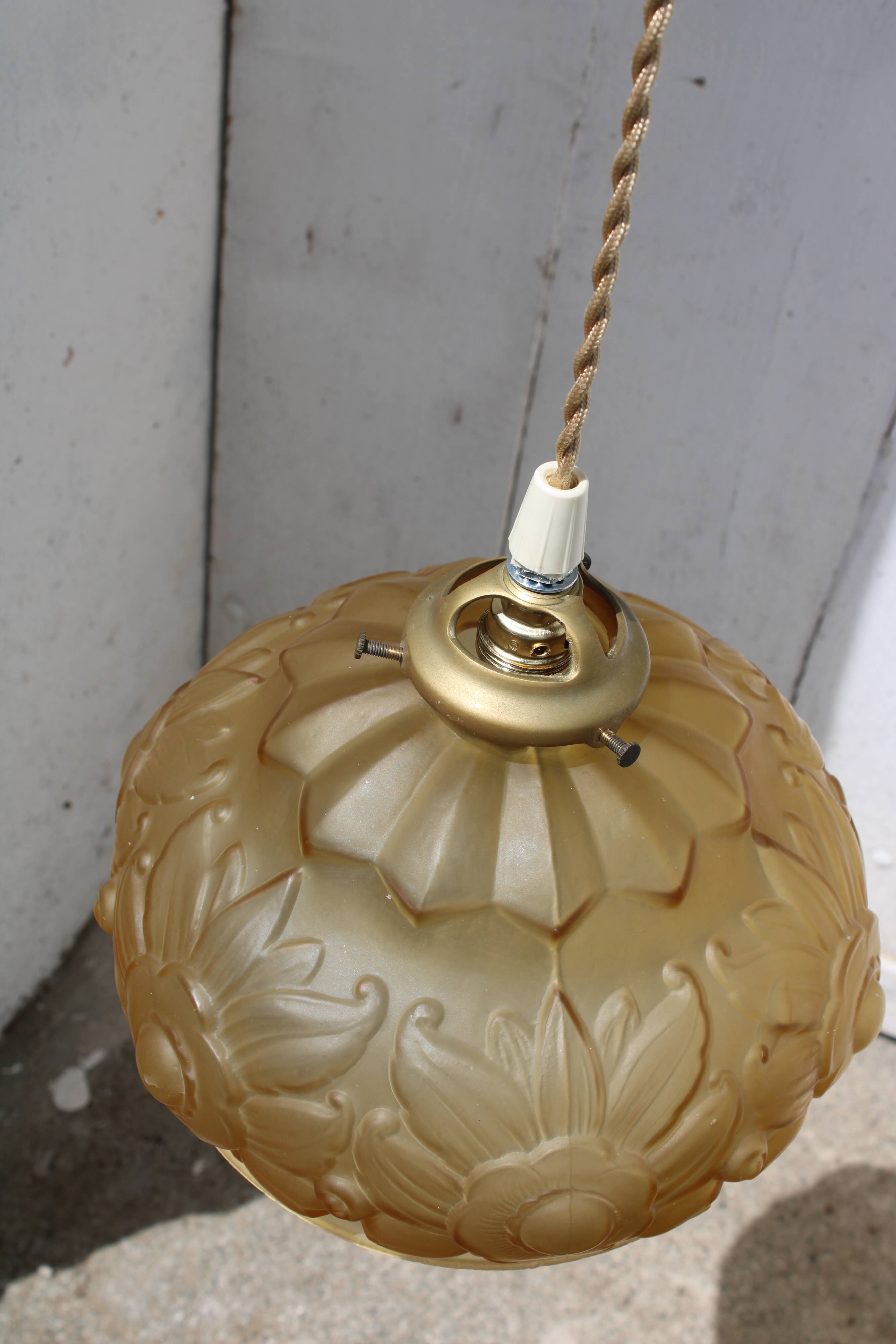 Art deco flower hanging lamp
