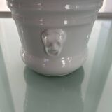 Cache-pot en porcelaine blanche