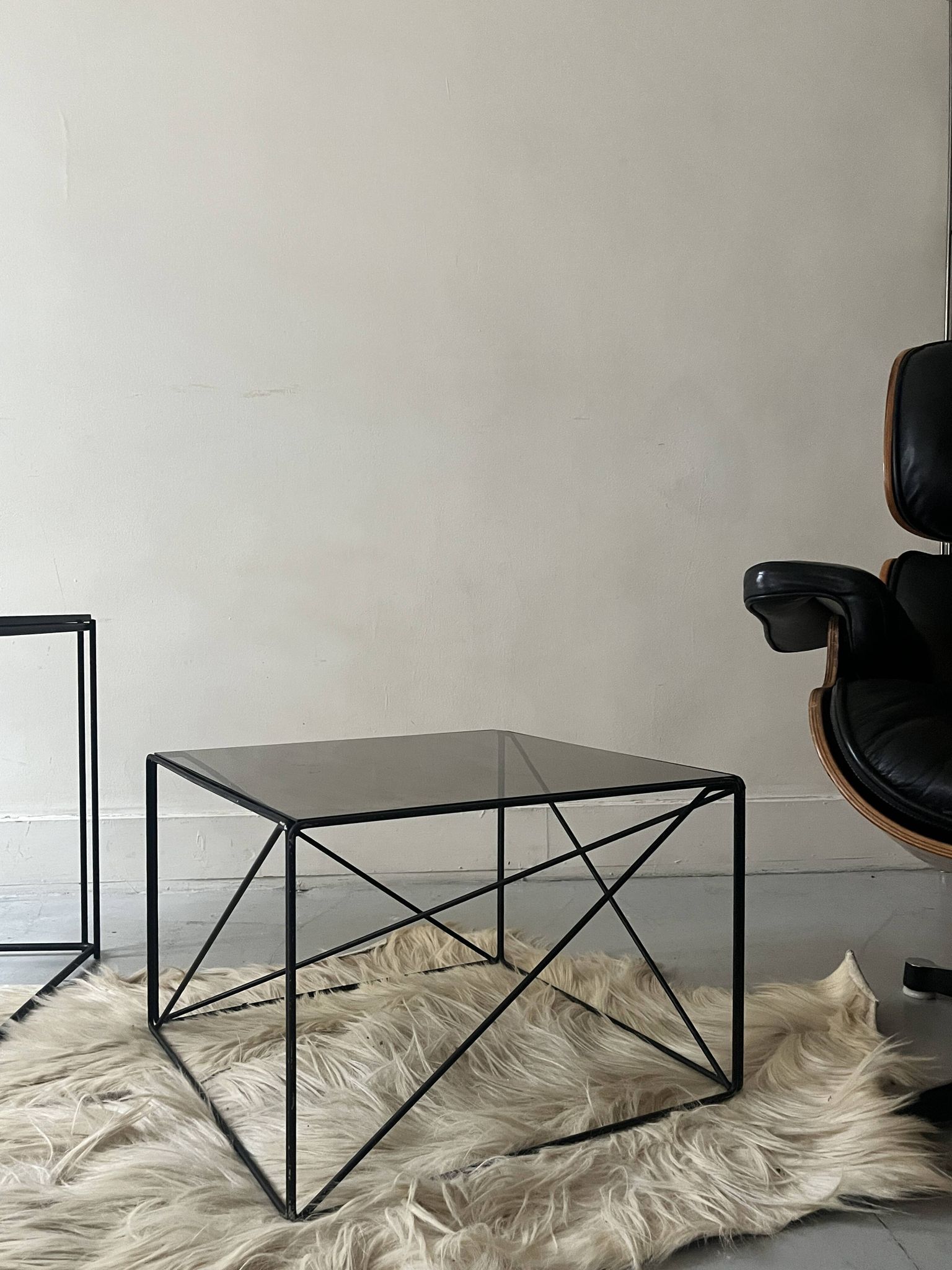Isosceles coffee table in wire metal and black smoked glass, Max Sauze design 1970