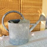 Zinc watering can with pommel