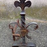 Pair of fleur-de-lys pattern andiron