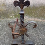 Pair of fleur-de-lys pattern andiron