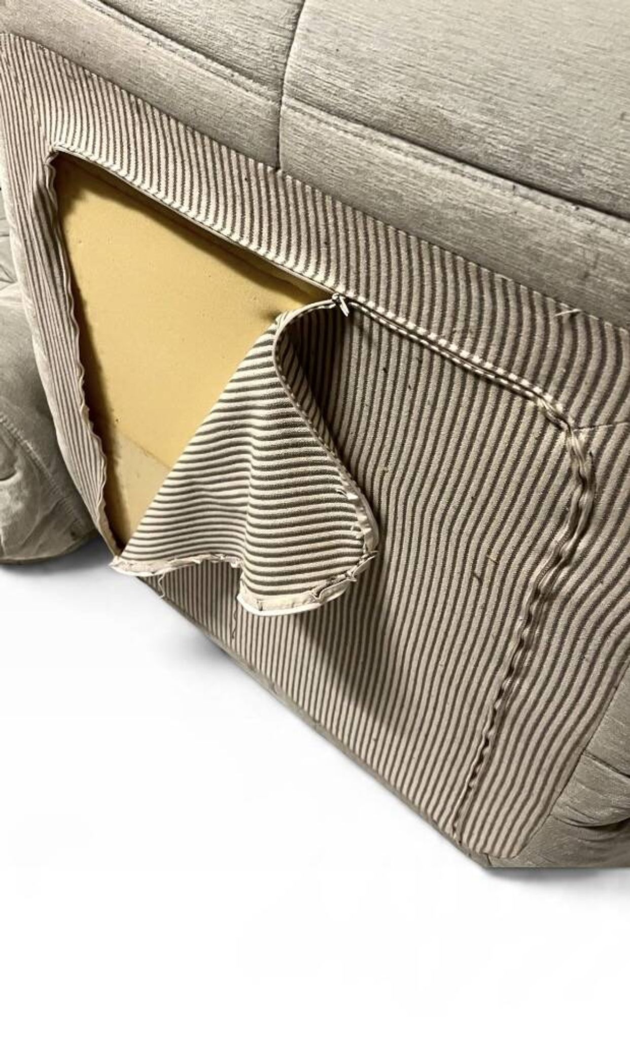 Ensemble modulable Togo en velours grege par Ducaroy, Maison Ligne Roset