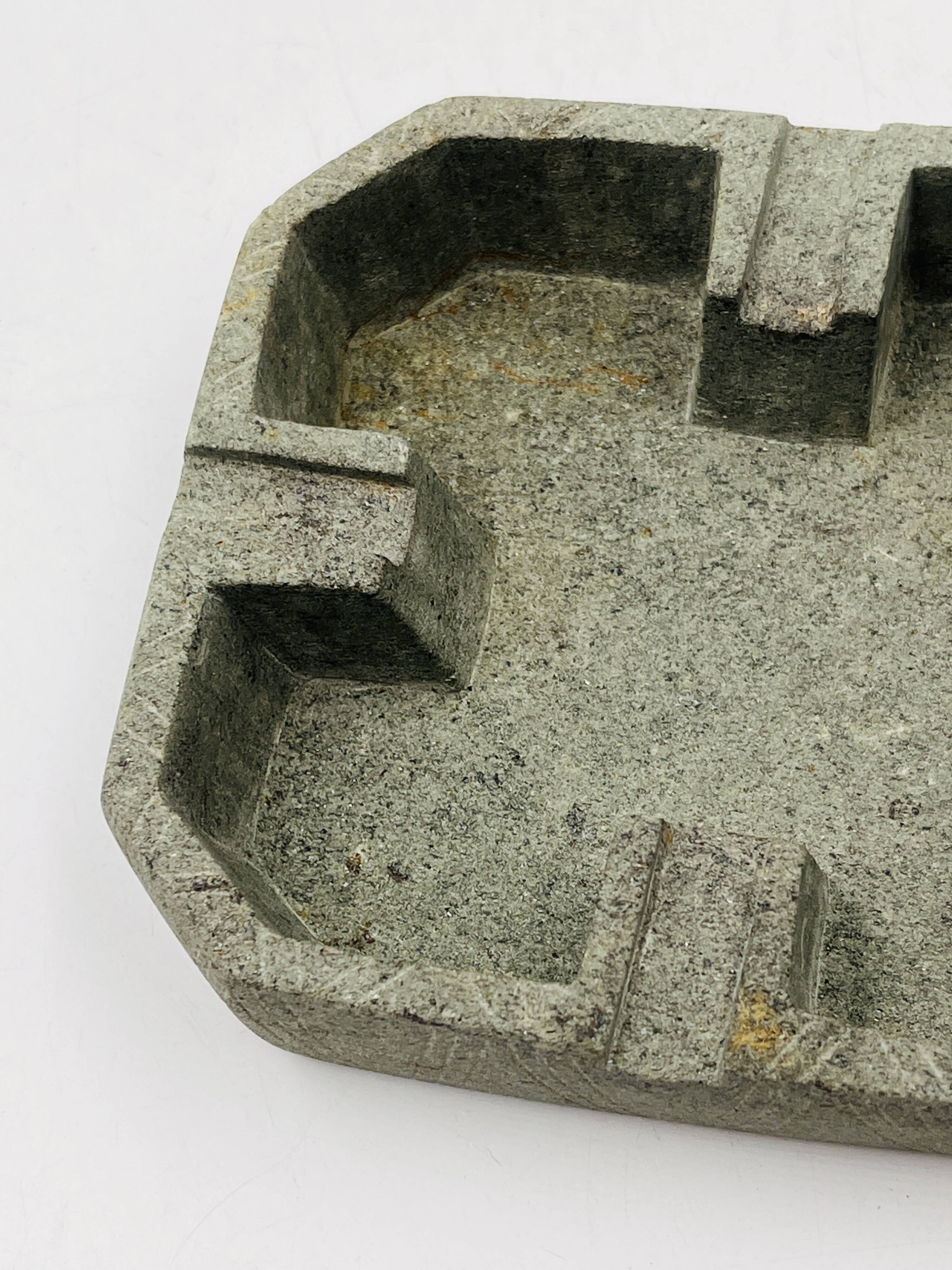 Mineral brutal ashtray