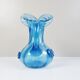 Vase en verre bleu