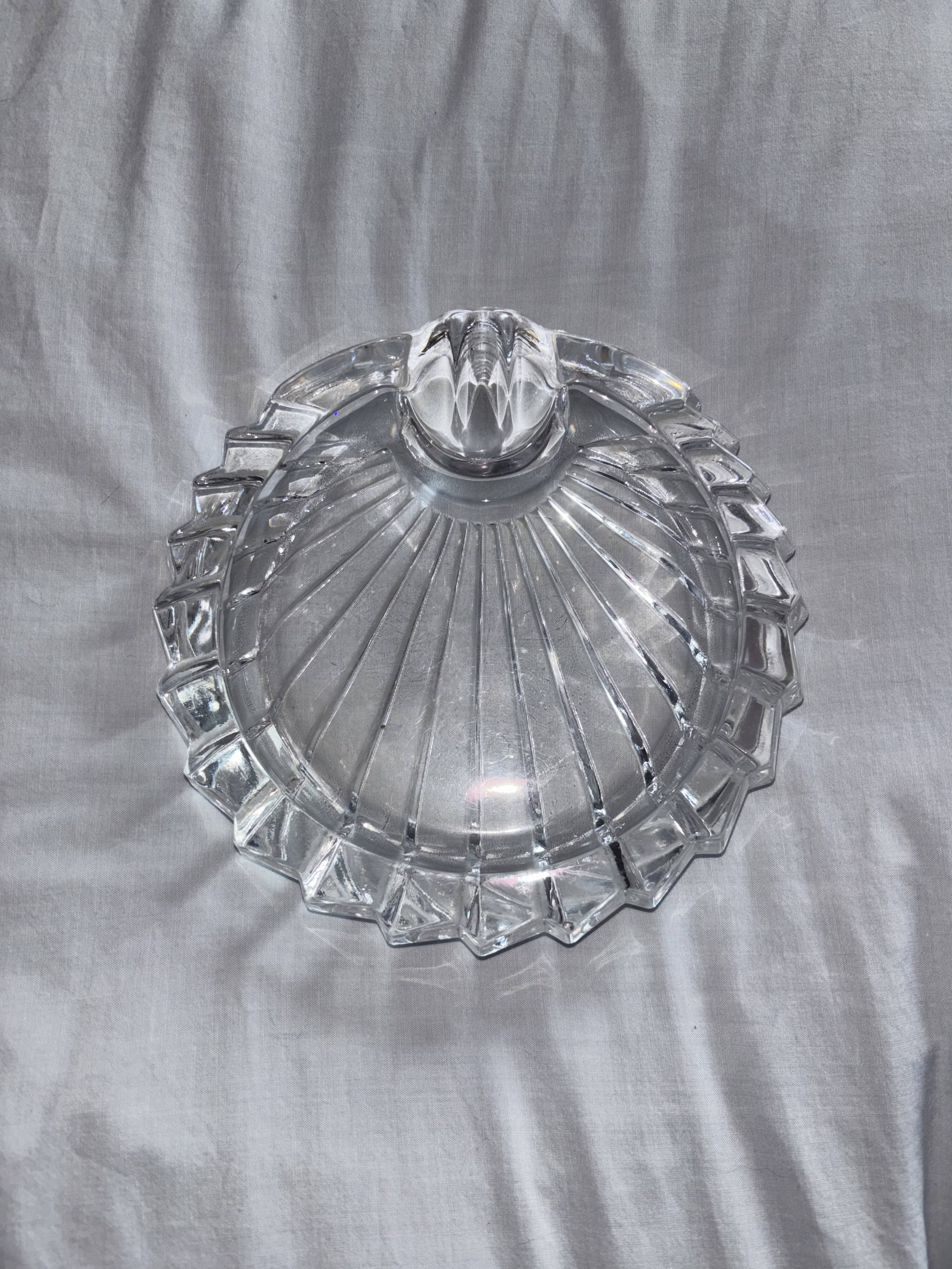 Vintage shell ashtray in Cristal d'Arques