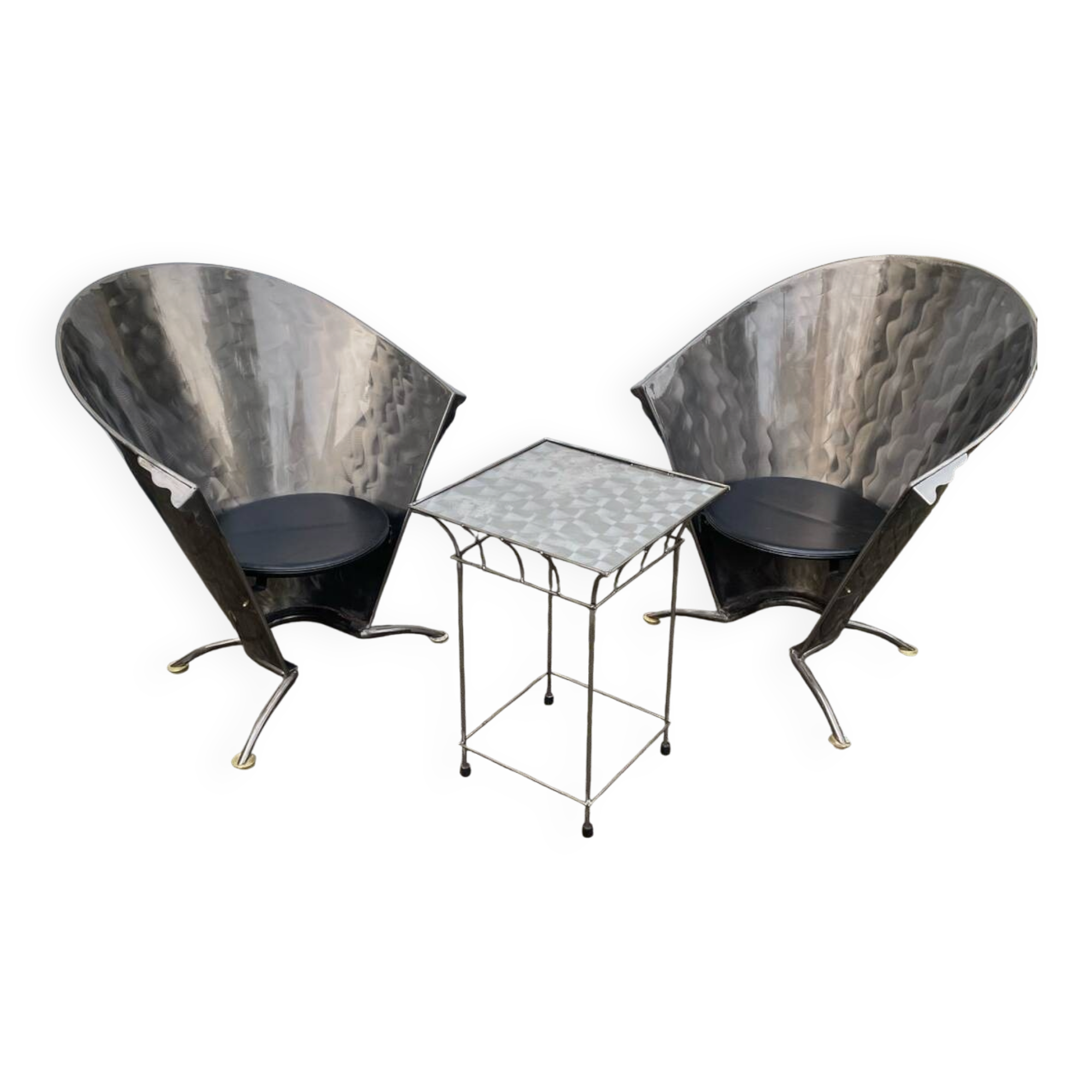 2 cone chairs and a table by Steel-Line