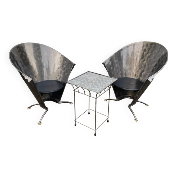 2 fauteuils cône et table par Steel-Line