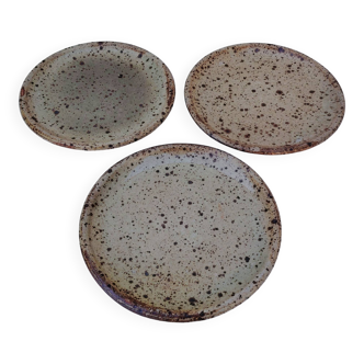Three stoneware plates, Tiffoche, La Borne Guérande