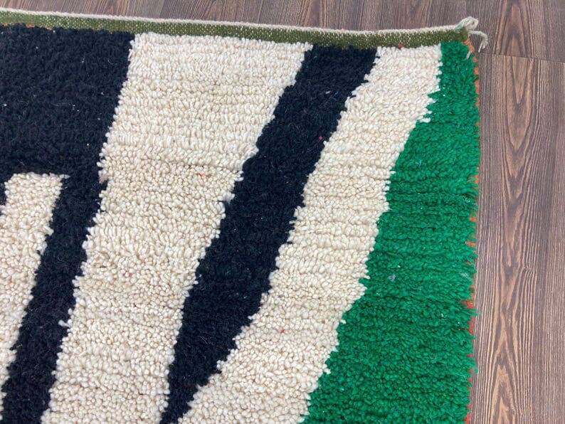Traditional handmade Berber wool rug, size 150 x 250 cm