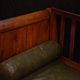 Banquette en noyer et cuir vert du XIXe siècle